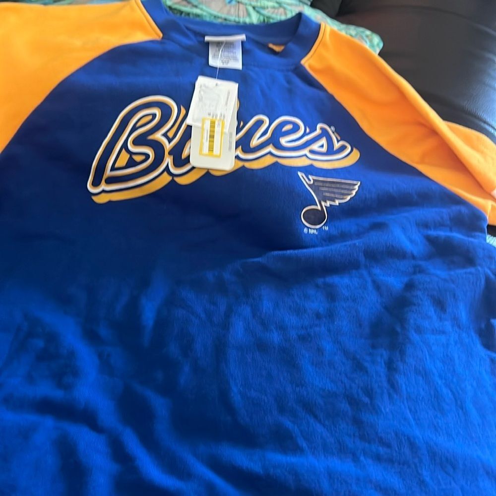 NHL ST.LOUIS BLUES Sweater L(12/14)Blue and Yellow Raw Hem NWT - Picture 4 of 8